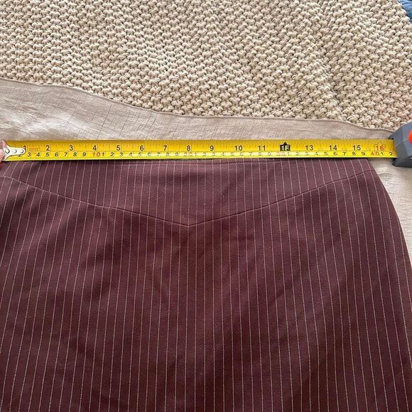 BCBG y2k 2000s pin striped pencil flare midi skirt size 6 - Picture 7 of 8